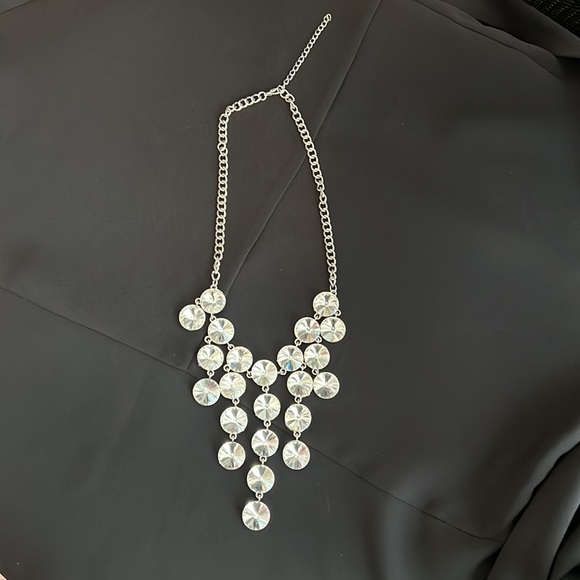 Clear circular stones cascading necklace. - Picture 2 of 3